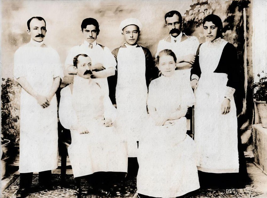 Uprkos predrasudama, bila je cenjena: Elizabet Ros druga sa desne strane | Foto: Collections of Tain & District Museum and Clan Ross Centre, Scotland