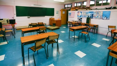 alarmujące dane. zatrzymano 525 uczniów zatrzymano z nożem w plecaku