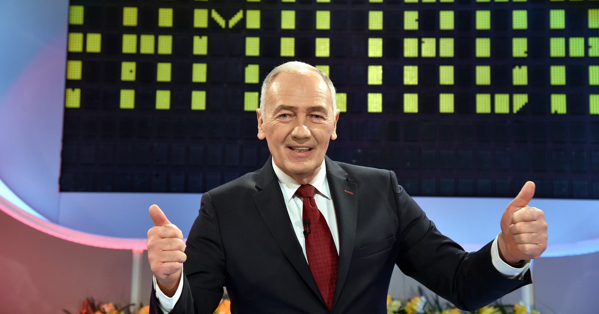 karol-strasburger-prowadzacy-teleturniej-familiada.jpg