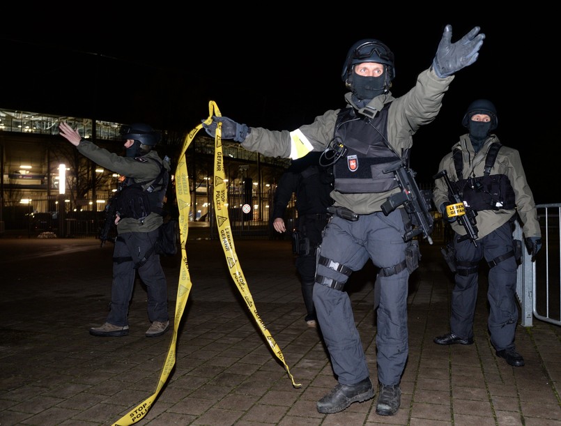 Zaplanowany na wtorkowy wieczór mecz towarzyski Niemcy-Holandia w Hanowerze został odwołany.