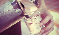 Największe mity o piciu wody. Niektórzy poczują się rozgrzeszeni