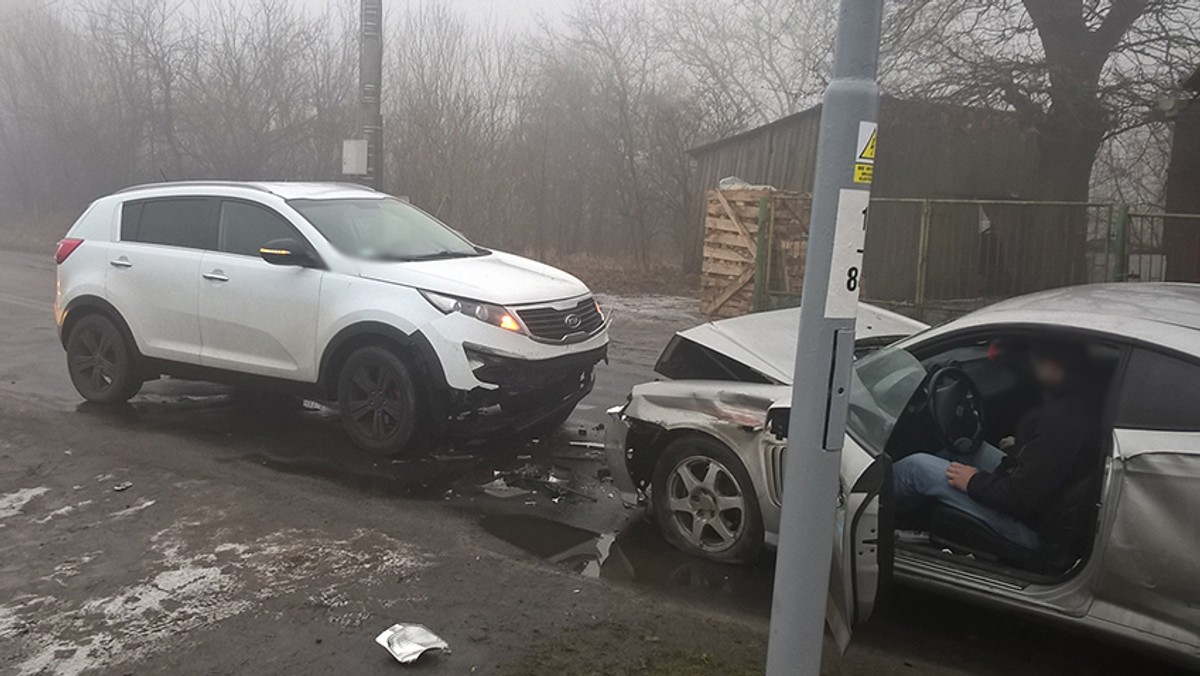 Mgła, brawura i przejazd kolejowy. O krok od tragedii koło Choszczna