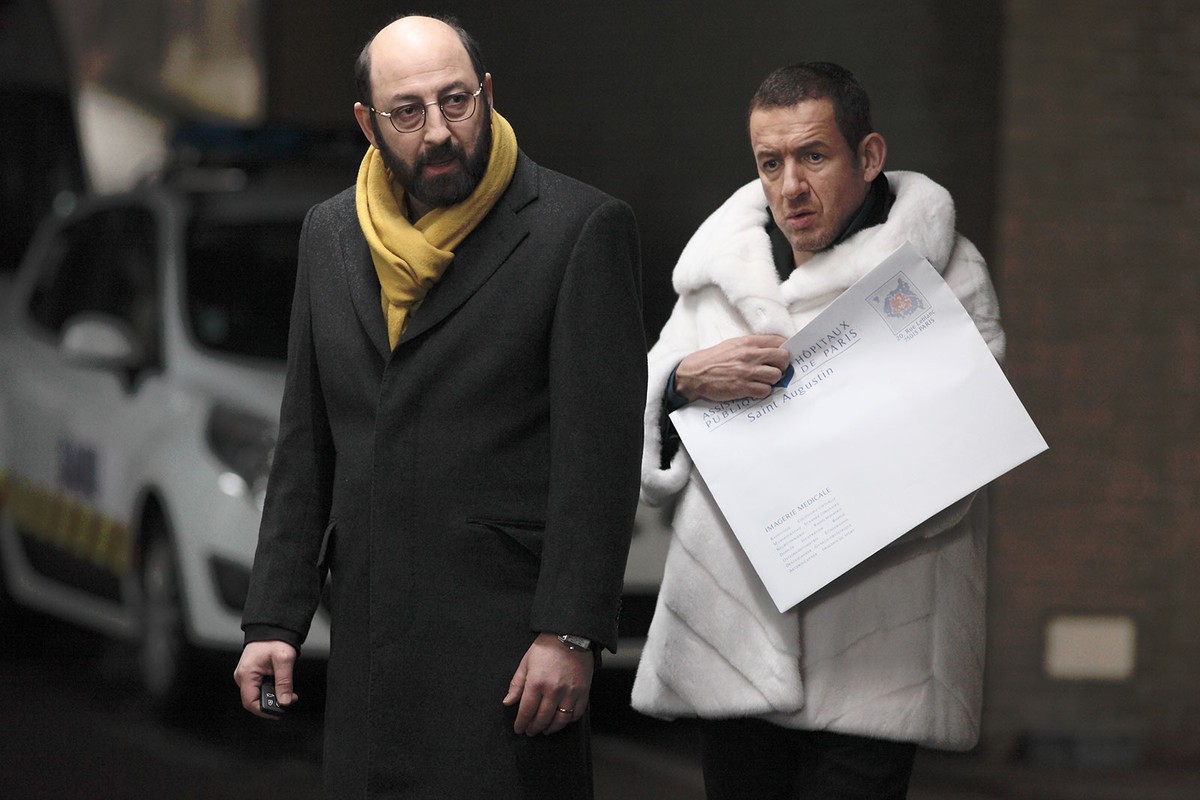 Kadr z filmu "Przychodzi facet do lekarza". Dany Boon z prawej.