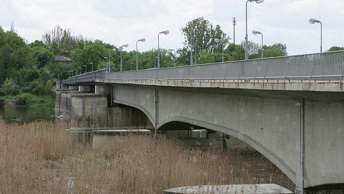 Generalna Dyrekcja Dróg Krajowych i Autostrad zapowiada, że zamknięty będzie most graniczny na Odrze. Kierowcy, chcący przekroczyć granicę, będą musieli korzystać z objazdu przez Słubice.