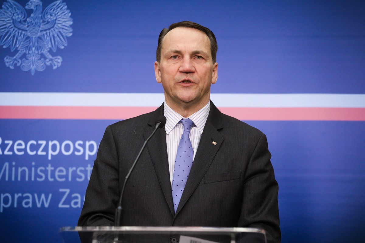Minister spraw zagranicznych RP Radosław Sikorski podczas konferencji prasowej