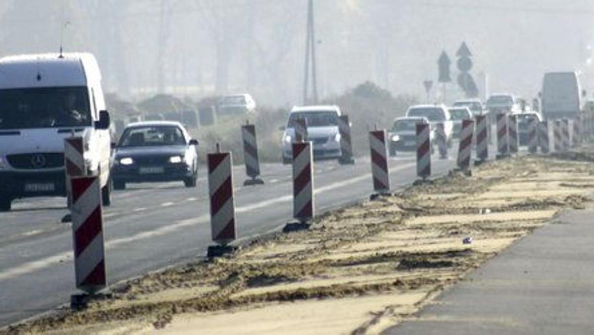 "Polska Kurier Lubelski": Budowa północnej części obwodnicy Lublina ma szansę wreszcie ruszyć z miejsca. Na początku grudnia Generalna Dyrekcja Dróg Krajowych i Autostrad w Lublinie zamierza podpisać umowę z wykonawcą części obwodnicy Lublina.