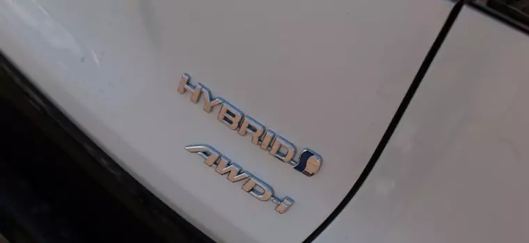 Jak działa napęd AWD-i w hybrydowych SUV-ach Toyoty