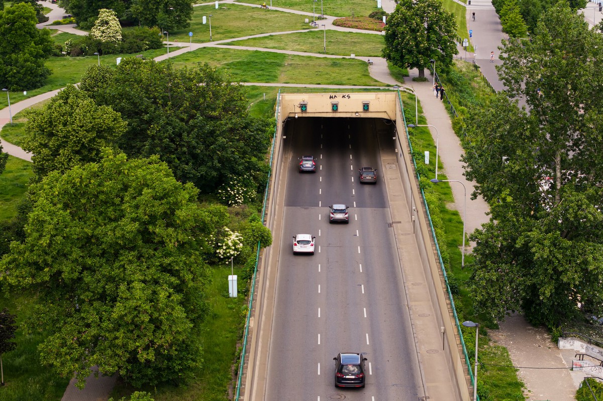 Tunel Wisłostrady ze zmianami. Kierowcy będą musieli bardziej uważać