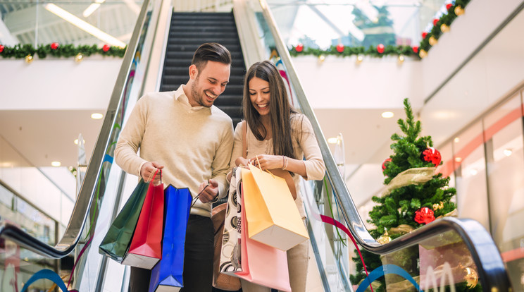 Jól gondoljuk 
meg, hogy egyedül vagy társaságban megyünk
 vásárolni – utóbbi költekezőbbé tesz/Fotó:Shutterstock