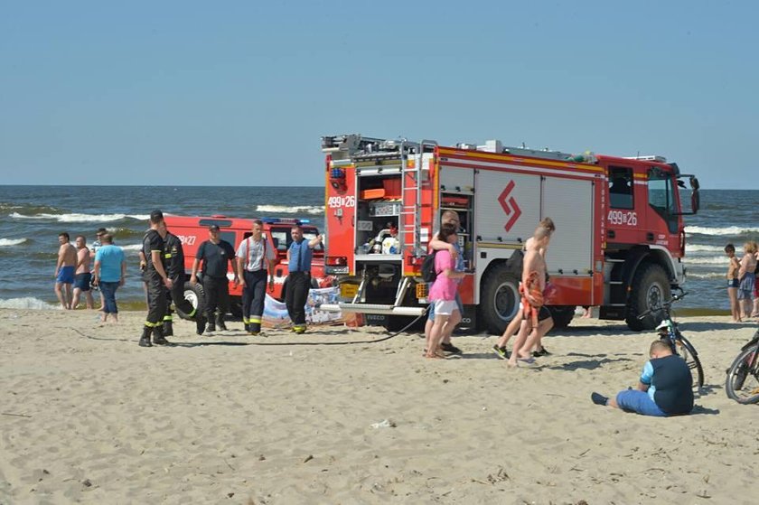 Akcja ratunkowa na plaży w Jantarze