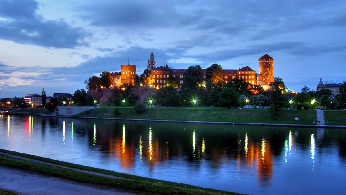 Organizacja Narodów Zjednoczonych do Spraw Oświaty, Nauki i Kultury UNESCO wyznaczyła strefę ochronną dla Starego Miasta w Krakowie - informuje "Dziennik Polski".