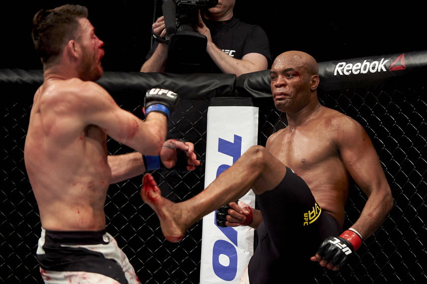 Anderson Silva przegrał z Michaelem Bispingiem po brutalnej walce na UFC w Londynie