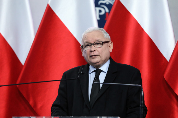 Prezes PiS Jarosław Kaczyński przedstawił jedynki wyborcze PiS podczas konferencji prasowej w siedzibie partii w Warszawie