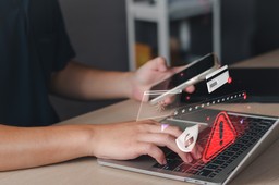 nowe oszustwo uderza w darczyńców. "psi aktorzy" i nieistniejące zbiór