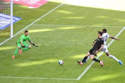 Włosi zachwyceni Lewandowskim. "Przeszedł do historii i sam stał się legendą"