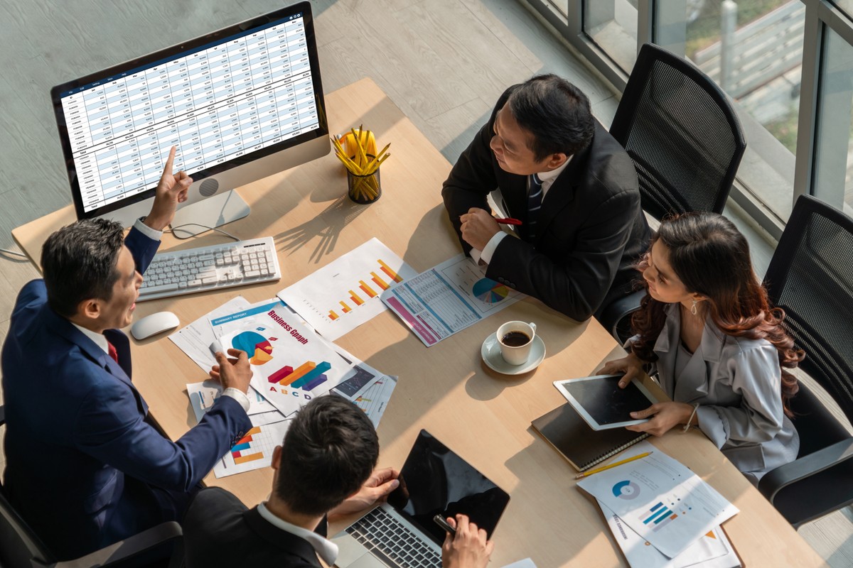 Zebranie kadry zarządzającej w firmie