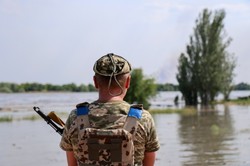 Poziom wody w podtopionym Chersoniu zaczyna się obniżać