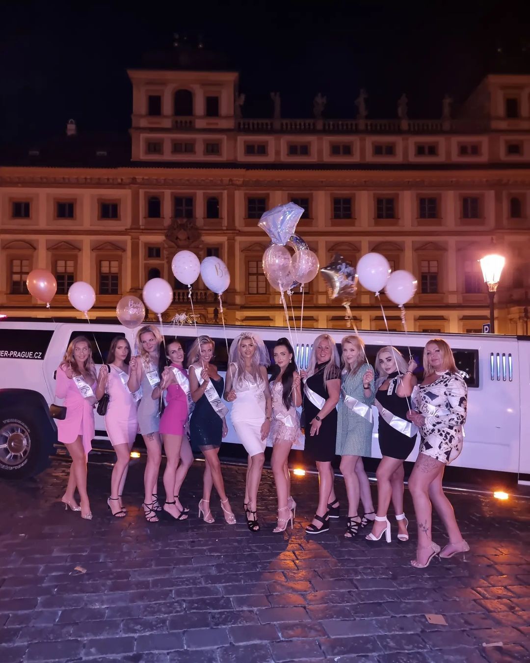 Lela Ceterova si užívala s kamarátkami posledné týždne slobody. 