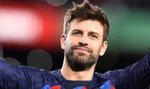 Gerard Pique przestał się kryć i oficjalnie pozuje z dziewczyną. Czy to słynna dżemolubna kochanka? I co na to Shakira? 