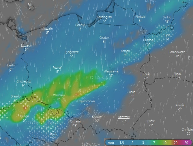 Prognozowane opady i burze w Polsce - przewidywania na poniedziałek (godz. 19)