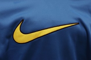 Nowy golfowy lider Rory McIlroy dostanie 250 mln dol. za reklamowanie odzieży Nike