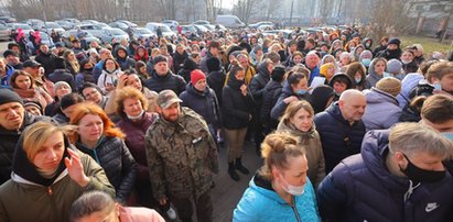 Potężne kolejki po PESEL. Nagranie z Łodzi obrazuje skalę wyzwania, z jakim muszą mierzyć się urzędy