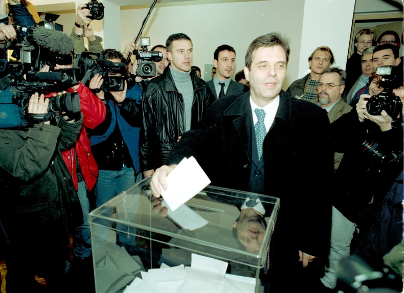 Vojislav Koštunica na glasanju