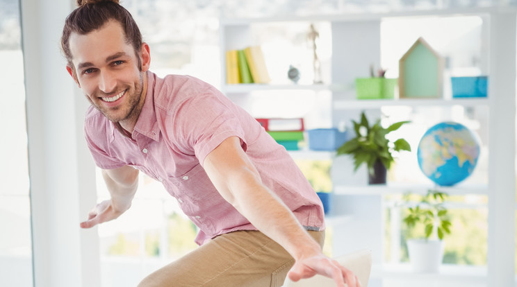 Minden órában
legalább öt percre szakítsuk meg
az ücsörgést /Fotó: Shutterstock