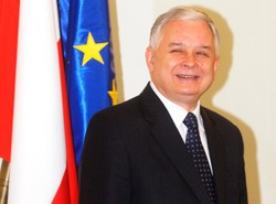 Prezydent wyśle SMS-a do milionów Polaków