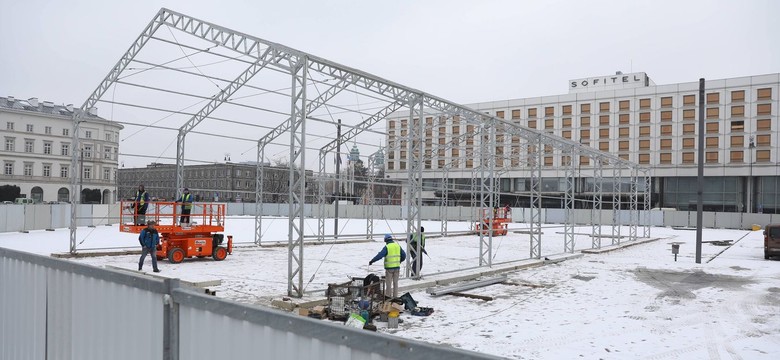 "Na pl. Piłsudskiego staną 2 pomniki smoleńskie - jeden upamiętniający ofiary, drugi Lecha Kaczyńskiego"