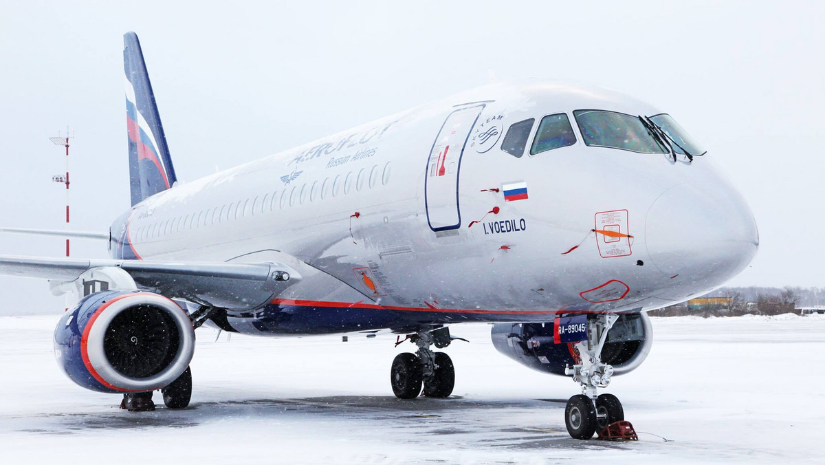 <strong>Rosyjskie linie lotnicze Aerofłot poinformowały w piątek wieczorem o odwołaniu w sobotę i niedzielę 131 połączeń lotniczych. Przyczyną są prognozowane przez meteorologów obfite opady śniegu w Moskwie. Przewoźnik podał, że informuje pasażerów o zmianach.</strong>