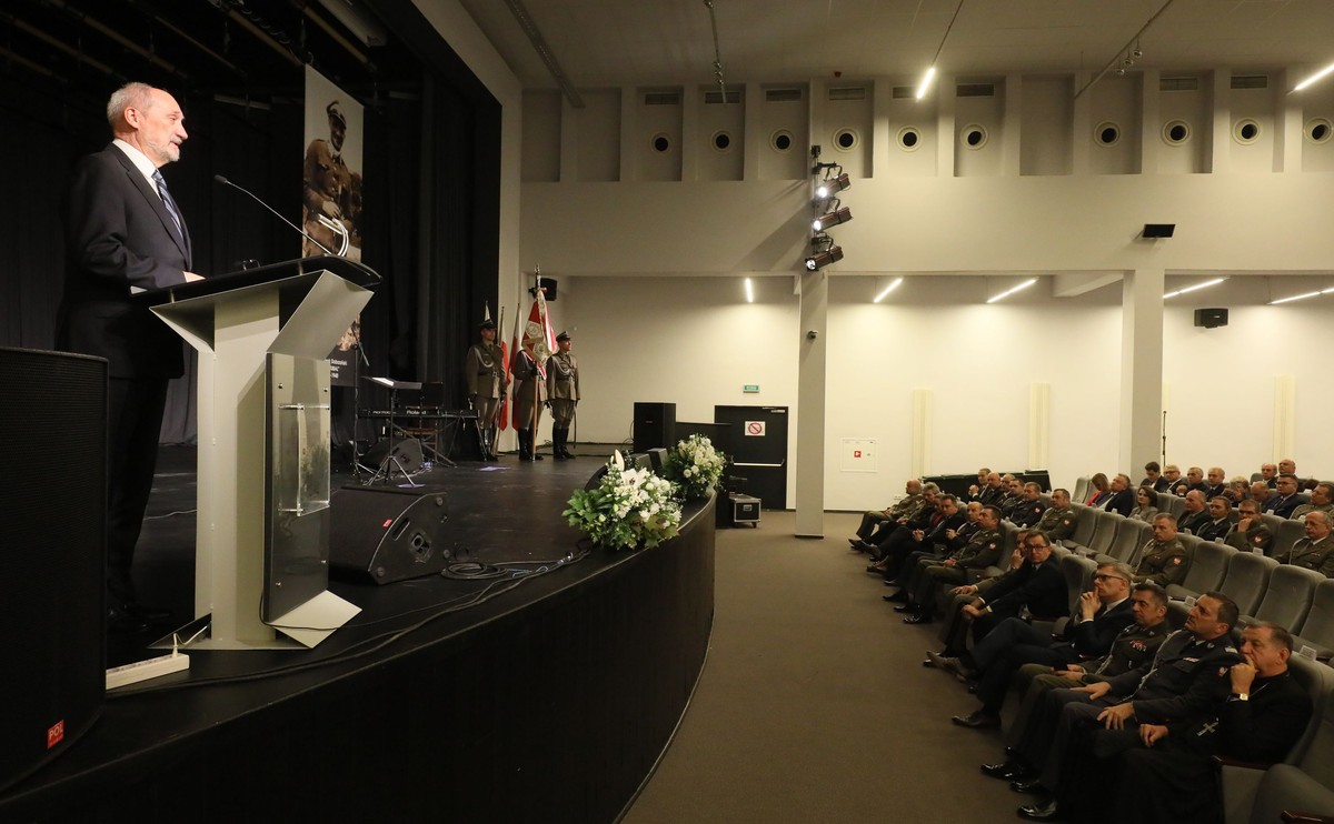 Inauguracja roku szkolnego w Akademii Sztuki Wojennej 