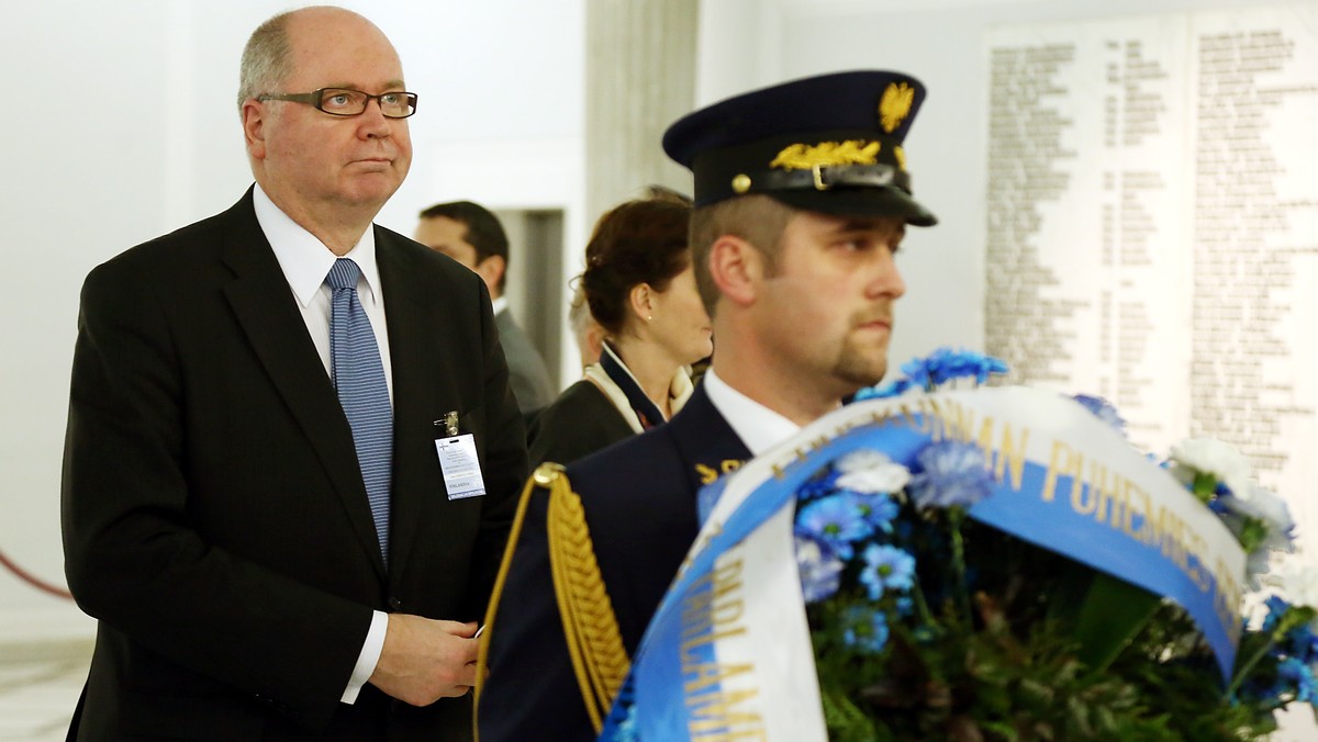 Zacieśnianie współpracy parlamentarnej, także na poziomie komisji branżowych, to jeden z tematów poniedziałkowego spotkania marszałek Sejmu Ewy Kopacz z przewodniczącym fińskiego parlamentu - Eduskunty Eero Heinaluomą.