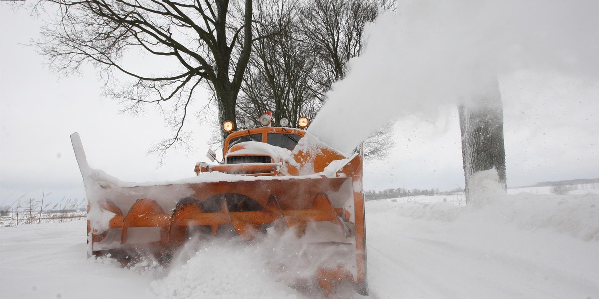 Zima atakuje z południa. Nawet 35 cm śniegu i alerty IMGW