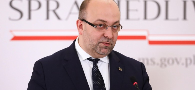 Wiceminister Łukasz Piebiak złożył rezygnację... i wnosi pozew przeciwko Onetowi