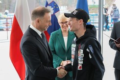 Prezydent Andrzej Duda odznaczył słoweńskiego skoczka Złotym Krzyżem Zasługi
