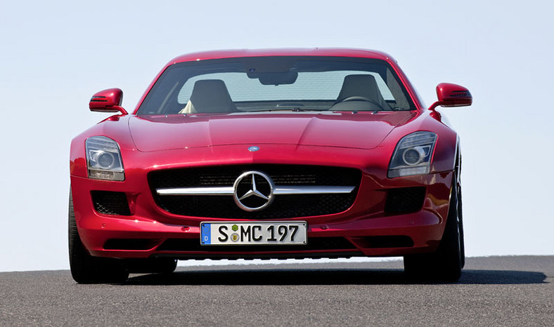 IAA Frankfurt 2009: Mercedes-Benz SLS AMG doda ci skrzydeł (fotogaleria)