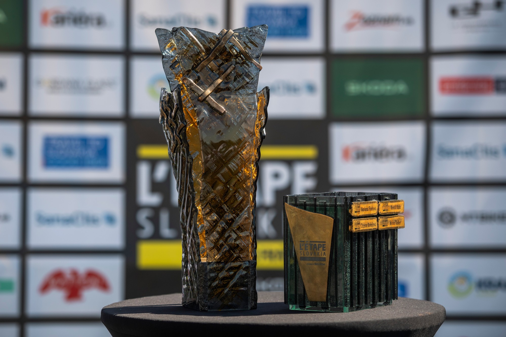 Trofeje k 3. ročníku cyklistických pretekov pre verejnosť L’Etape Slovakia by Tour de France.