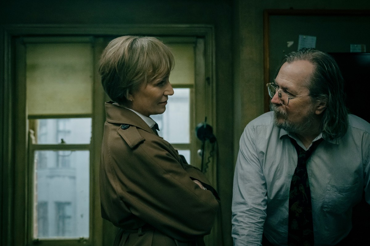 Kristin Scott Thomas i Gary Oldman w serialu "Kulawe konie"