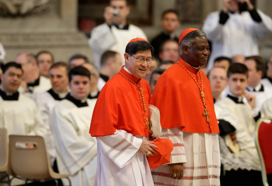 Kardinali Luis Antonio Tagle i Piter Kodvo Apijah Turkson