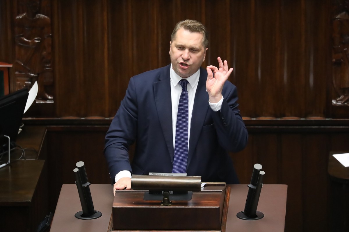 Przemyław Czarnek podczas posiedzenia Sejmu (17.08.2023 r.)