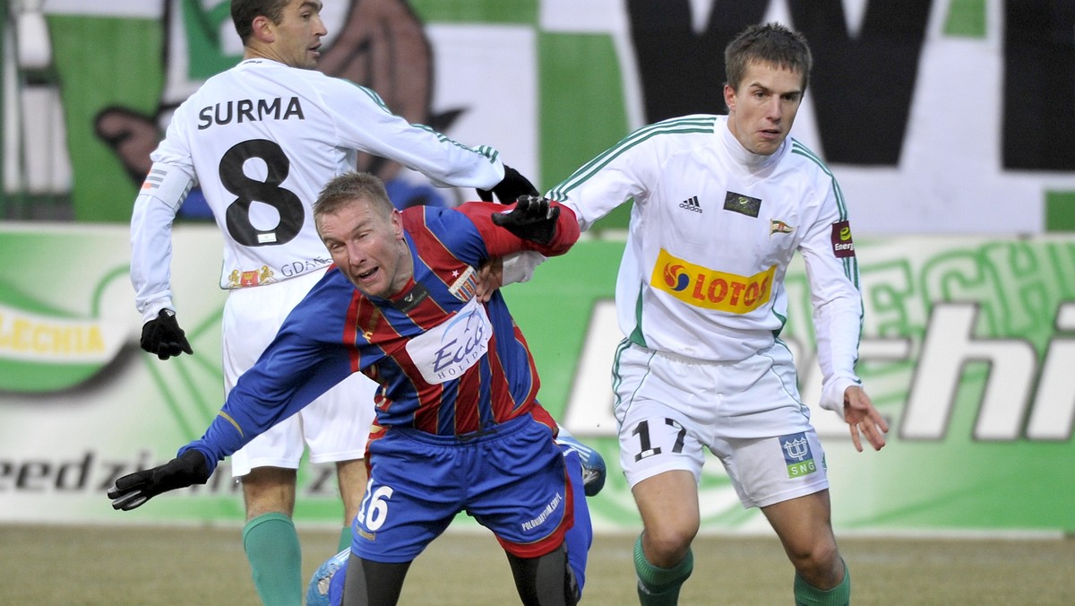 Lechia Gdańsk pokonała Polonię Bytom 2:0 (0:0) w meczu 17. kolejki piłkarskiej Ekstraklasy. Gole na wagę trzech punktów dla gospodarzy strzelił Abdou Razak Traore.