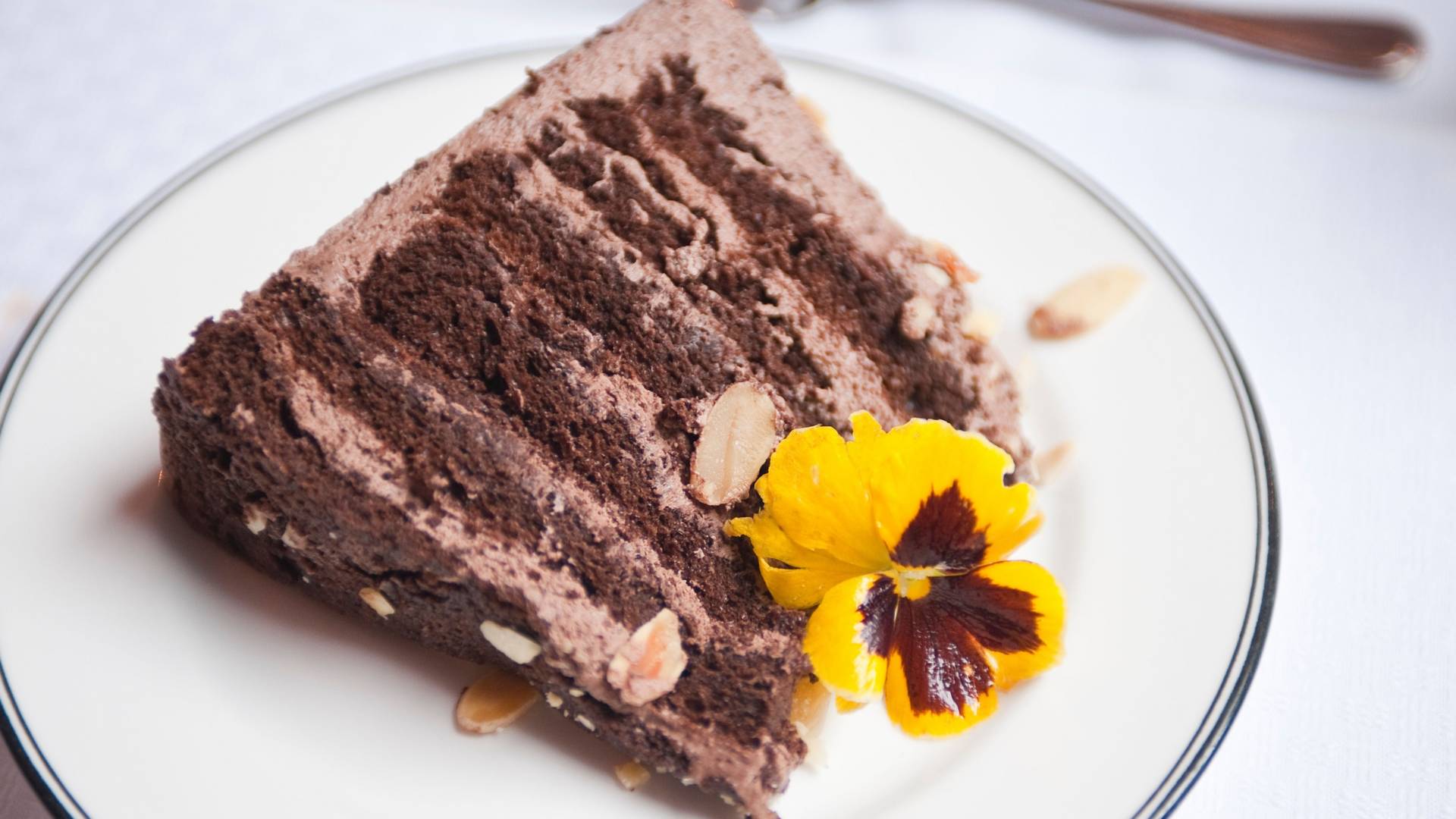 Gabon torta je toliko dobra kombinacija čokolade i oraha da ćete je stalno praviti