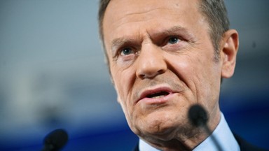 Donald Tusk pozywa Tomasza Sakiewicza. Chodzi o słowa dotyczące Lecha Kaczyńskiego