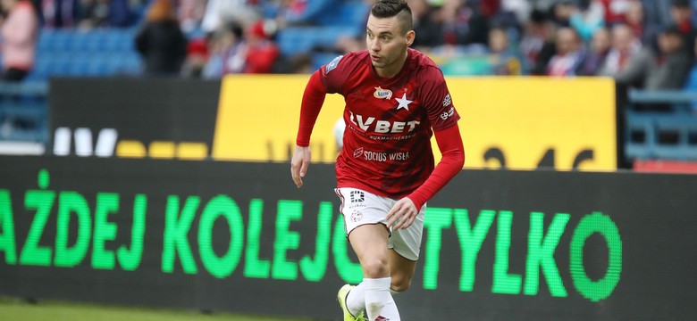 Piłkarze, trenerzy i szefowie Wisły Kraków obniżyli swoje zarobki