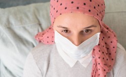 Ekspert: Pacjenci onkologiczni powinni być zaszczepieni przed podjęciem leczenia