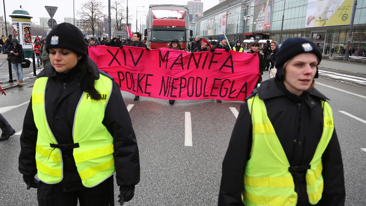 W Warszawie zakończyła się już XIV Manifa - coroczna manifestacja organizowana z okazji Dnia Kobiet. Tegoroczne hasło "O Polkę niepodległą" zwracać ma uwagę na fakt, że nasze państwo wciąż marginalizuje kobiety i ich realne potrzeby.