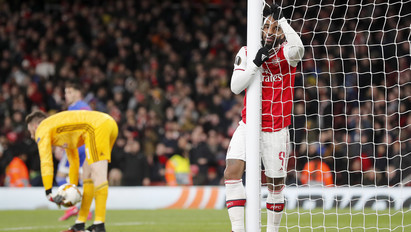 Koronavírus: karanténban az Arsenal játékosai, elmarad a rangadó