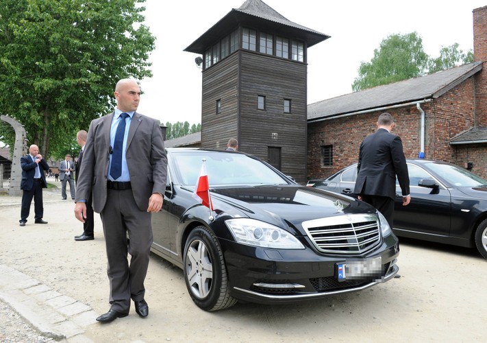 Samochód BOR - Mercedes S 600 Guard