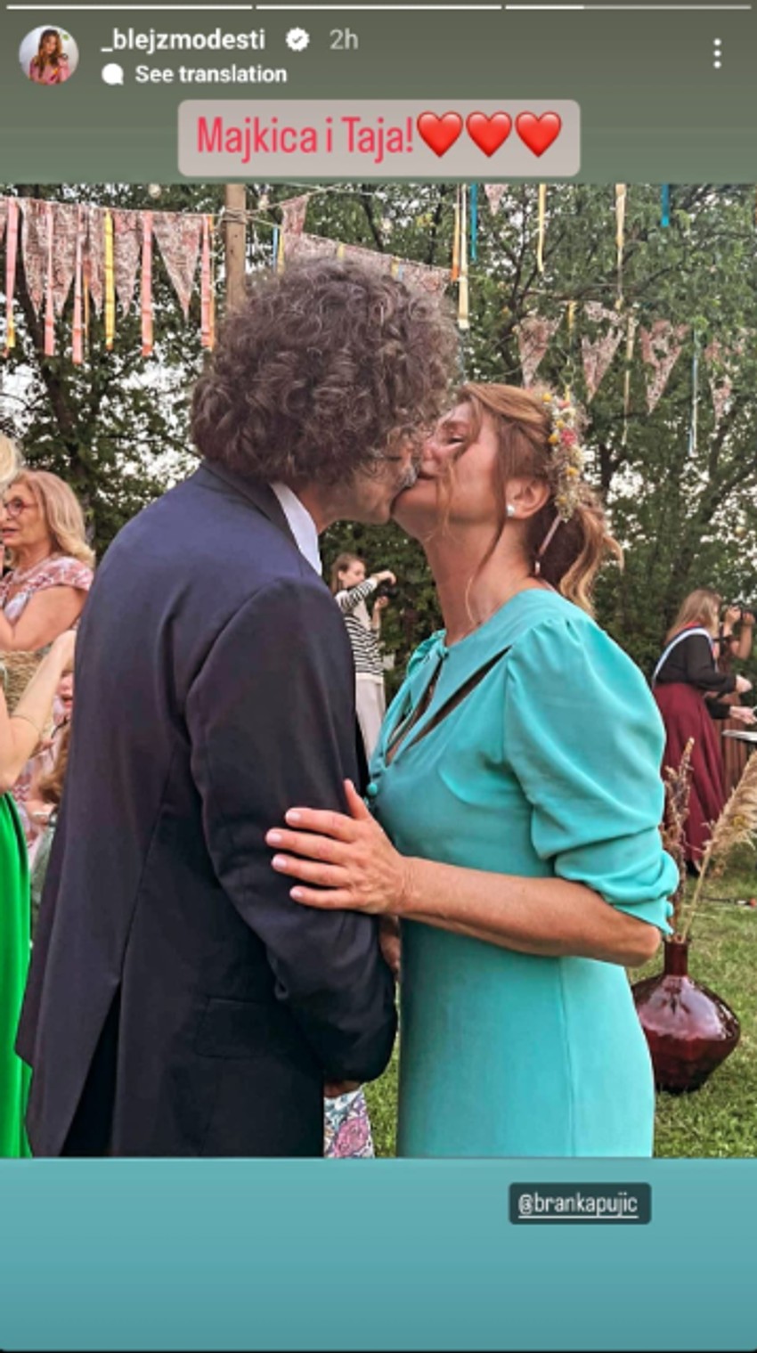 Gagi i Branka u strastvenom poljupcu